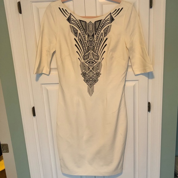 Laundry white dress with tribal design - Picture 2 of 7